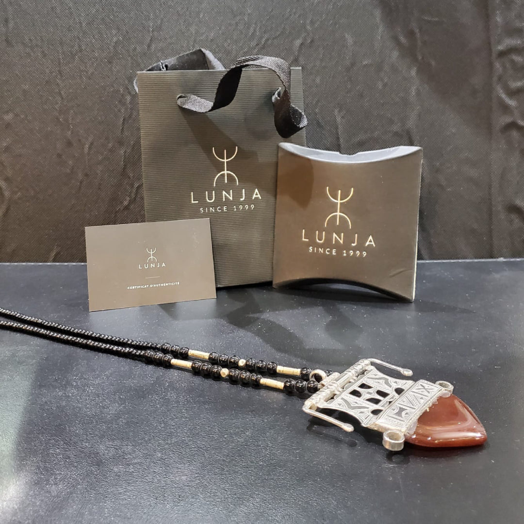 Collier Amazigh en Argent 925 avec Pierre Cornaline Naturelle avec Motif Agadez Gravé à la Main