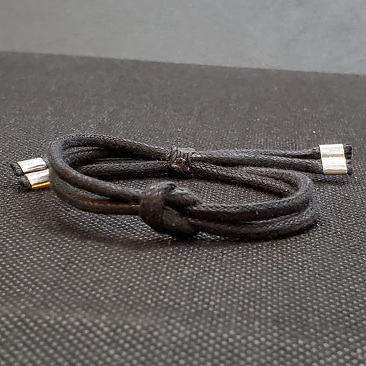 Bracelet en fil noir épaisse