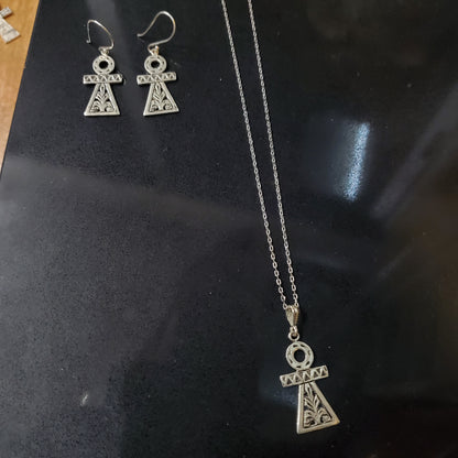 Parure Berbère Amazigh en Argent 925 – Motif Croix de Vie (Ankh) Gravé à la Main