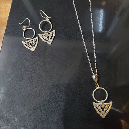Parure Berbère Amazigh en Argent 925 fait main – Collier et Boucles d’Oreilles Motif Fibule Large
