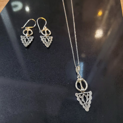 Parure Berbère Amazigh en Argent 925 – Collier, Boucles d’Oreilles à Motifs Fibule