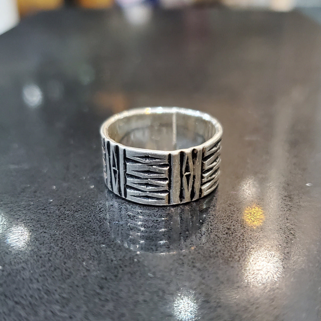 Bague Berbère Amazigh Motifs Yeux en Argent Taille 59925 – Gravure Artisanale Lunja