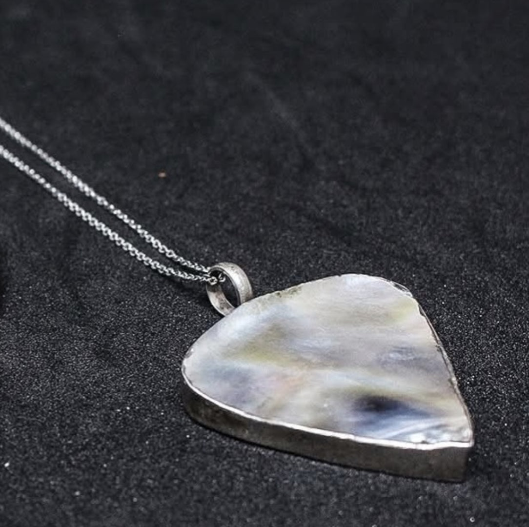 Collier en argent 925 avec un motif en Nacre de la mer