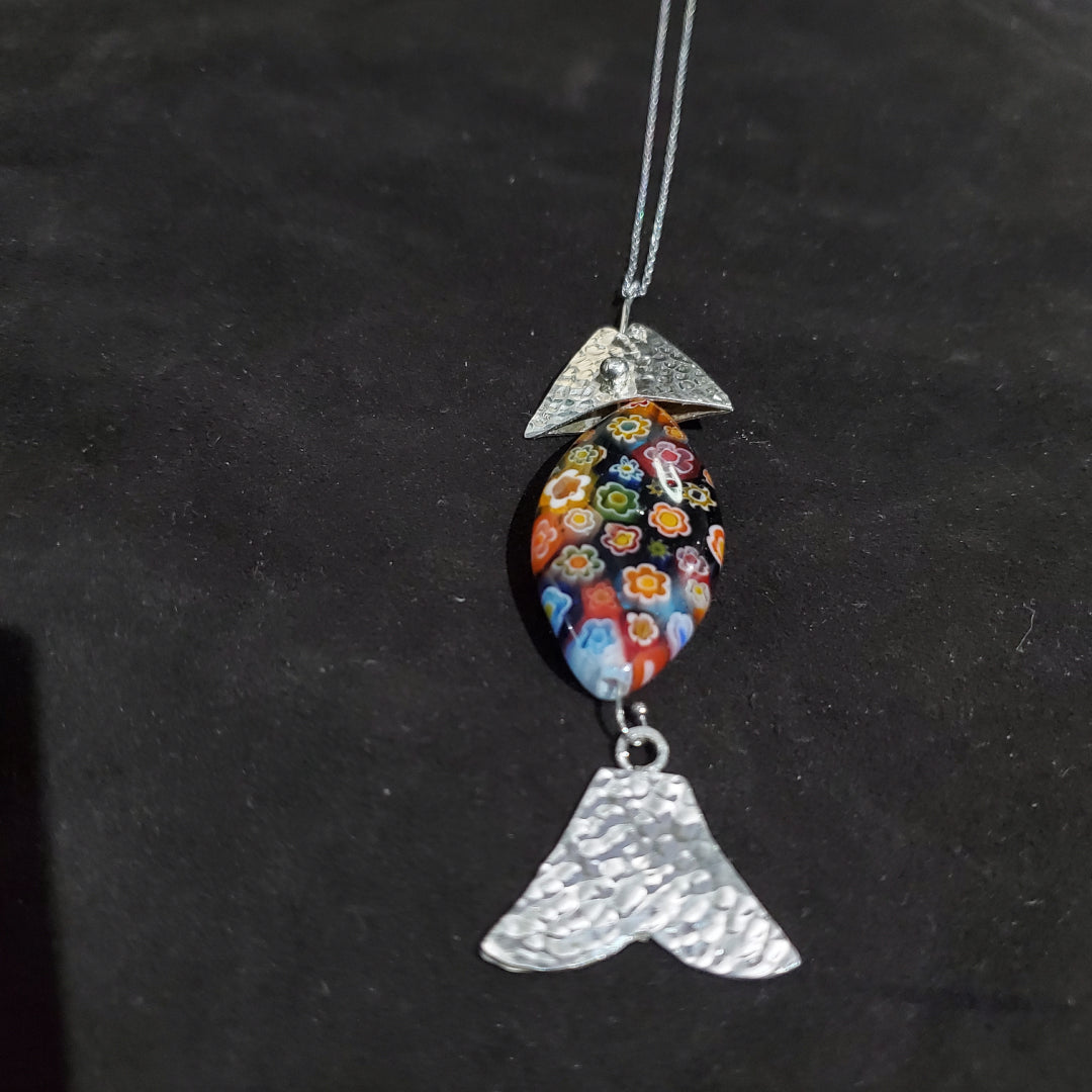Collier Poisson en Argent 925 avec Perle Ovale  en Verre  de Murano Millefiori