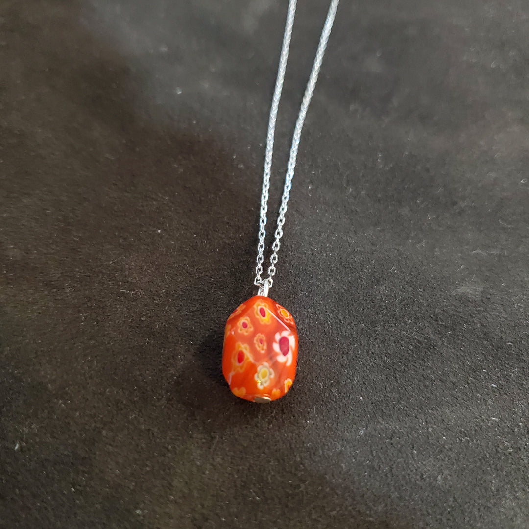 Collier en Argent 925 avec Pendentif Cubique en Verre de Murano Millefiori Orange