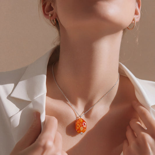 Collier en Argent 925 avec Pendentif Cubique en Verre de Murano Millefiori Orange