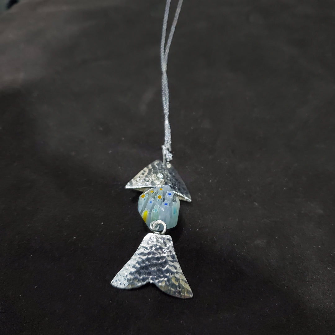 Collier Poisson en argent 925 avec Perle Cubique Bleu transparente e Verre de Murano  Millefiori